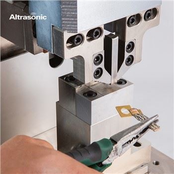 50mm2 Medda ta 'Welding 20kHz Magni ta' l-Iwweldjar ta 'Terminal ultrasoniku Għall-metall
